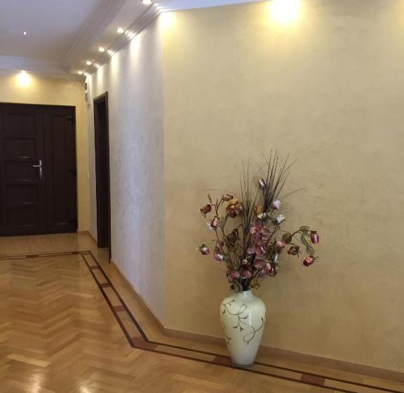 פנסיון Oli House