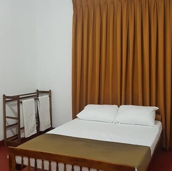 פנסיון Pinnacle Residence