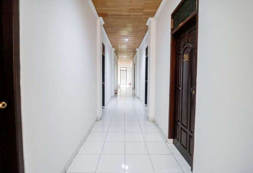 پانسیون Reddoorz @ Jalan Diponegoro Lampung