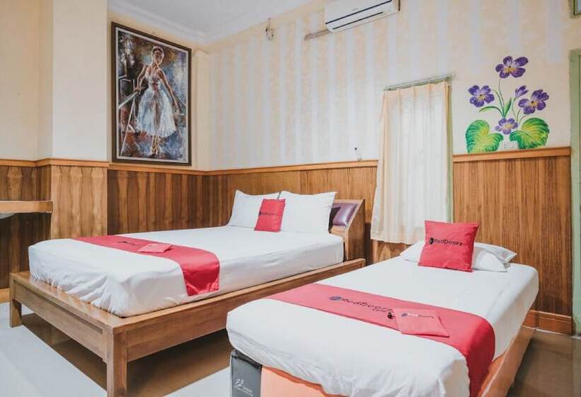 펜션 Reddoorz Near Kartini Mall Lampung