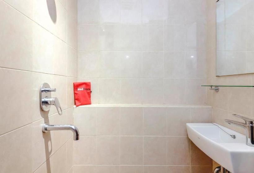 Пансион Reddoorz Syariah Plus @ Jatibening