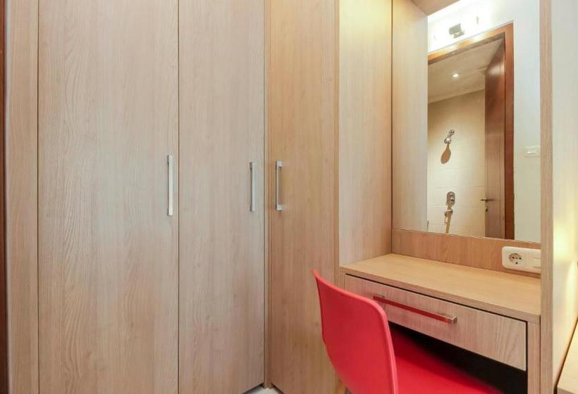 Пансион Reddoorz Syariah Plus @ Jatibening