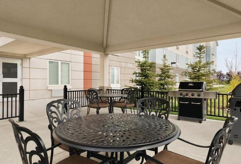هتل Country Inn & Suites By Radisson, Ft. Atkinson, Wi