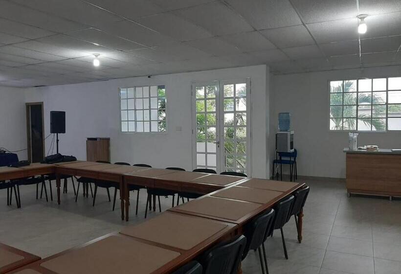 בית מלון כפרי Genesis