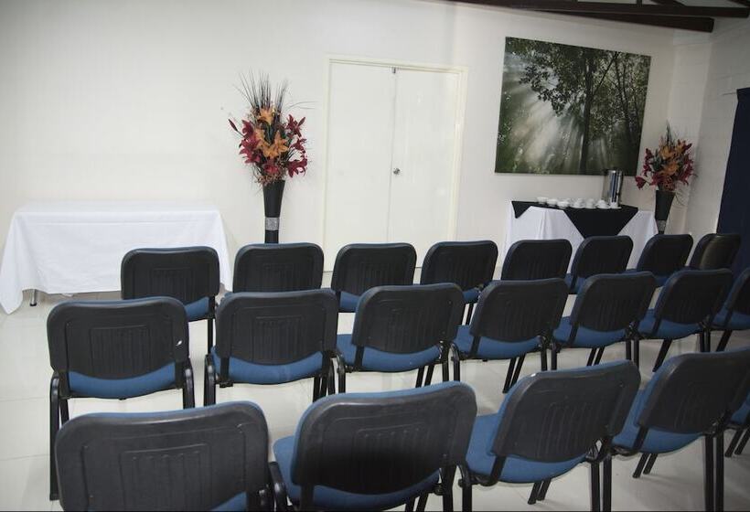 호텔 The White House