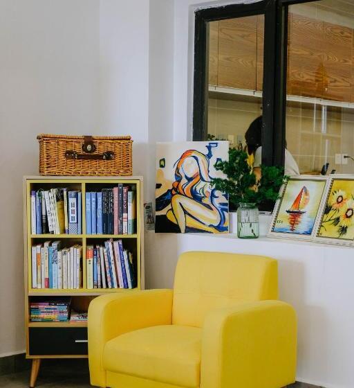 پانسیون Dali Lila's House Seaview Guesthouse