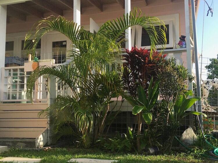 פנסיון Guest House One One One