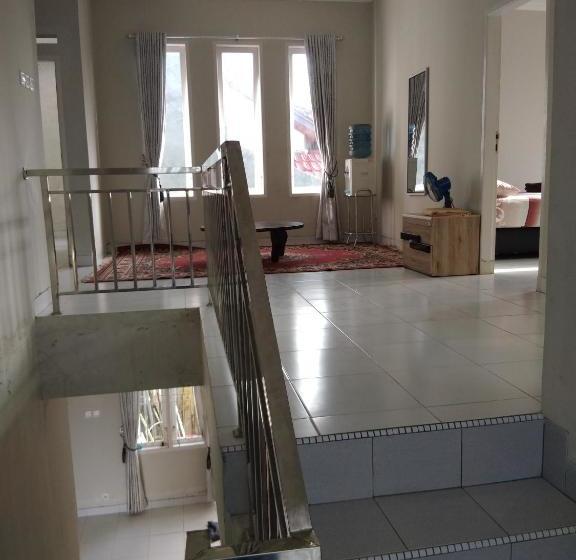 Пансион Mandi Angin Syariah Homestay