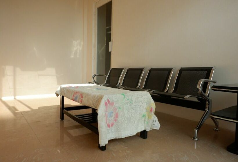 펜션 Reddoorz Near Akademi Kepolisian Semarang