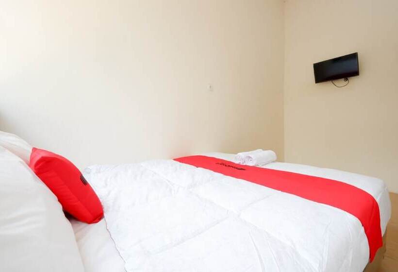 펜션 Reddoorz Near Akademi Kepolisian Semarang
