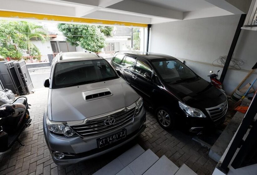 펜션 Reddoorz Near Plaza Simpang Lima