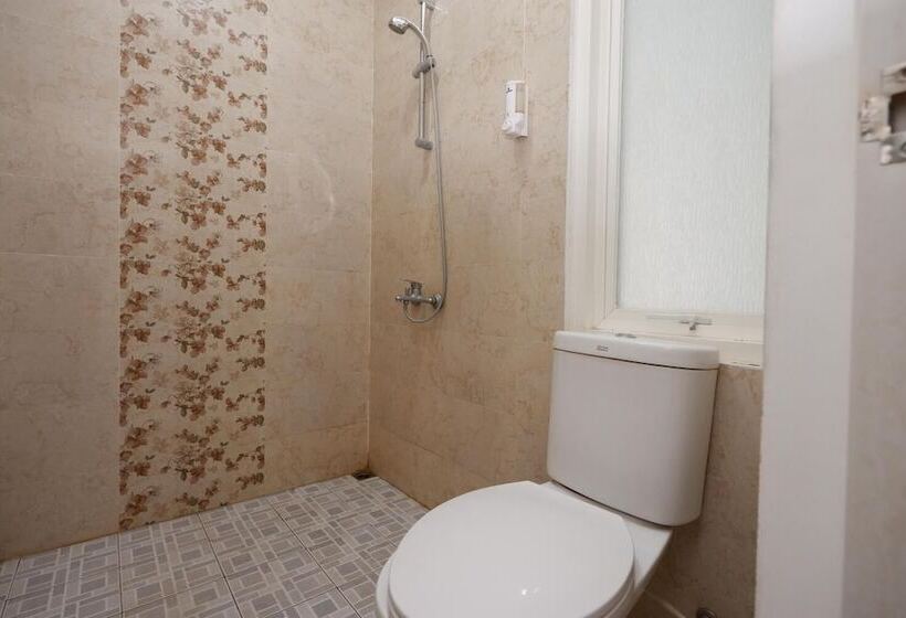 펜션 Reddoorz Near Plaza Simpang Lima