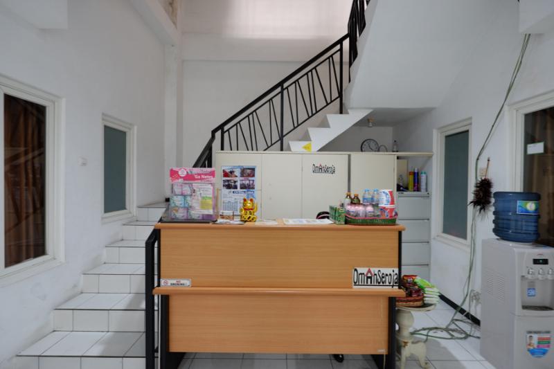 ペンション Reddoorz Near Plaza Simpang Lima