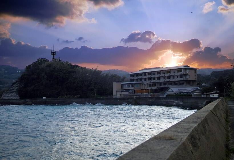 ریوکان Iki Retreat By Onko Chishin