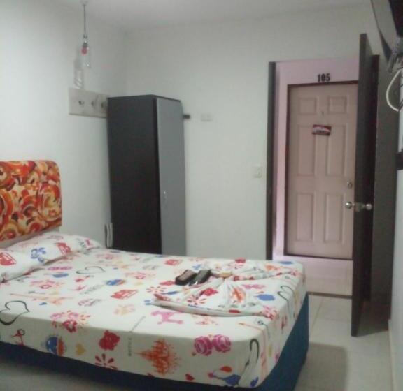 هاستل Montecarlos