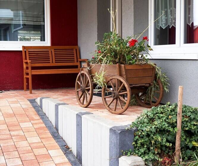 فندق صغير Weinhaus Lenz