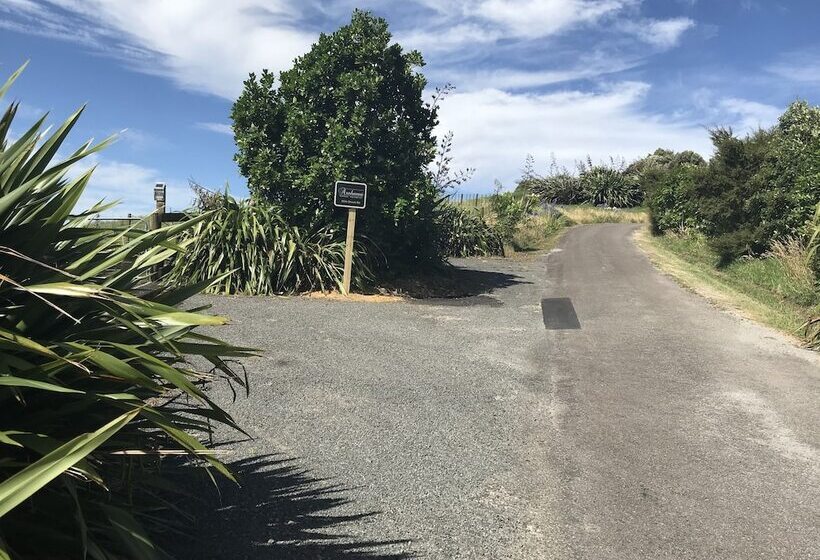 Arohanui Rural Retreat B&b