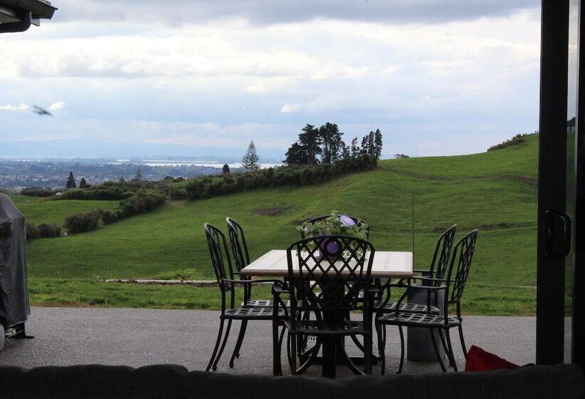 Arohanui Rural Retreat B&b