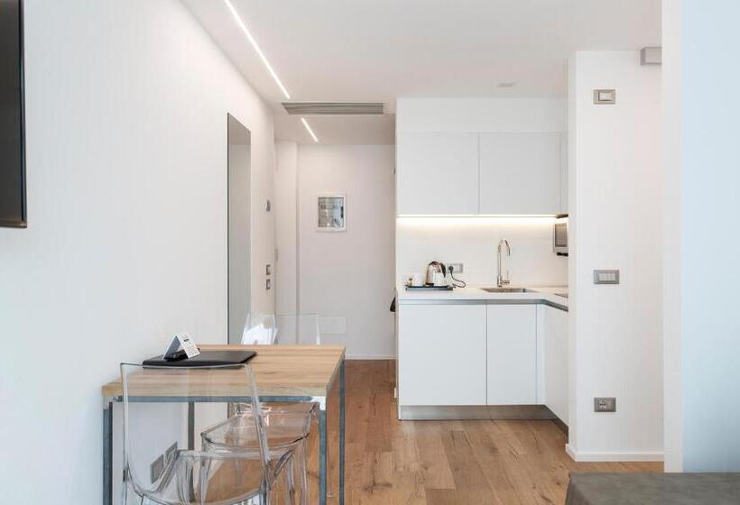 تختخواب و صبحانه Alea   Garda Lake Suite