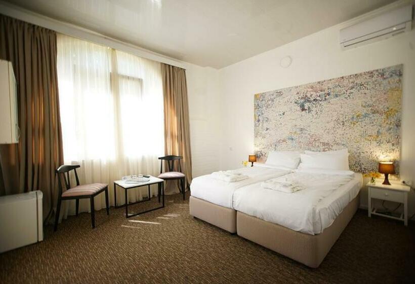 تختخواب و صبحانه Pawlonia Villa Kvareli