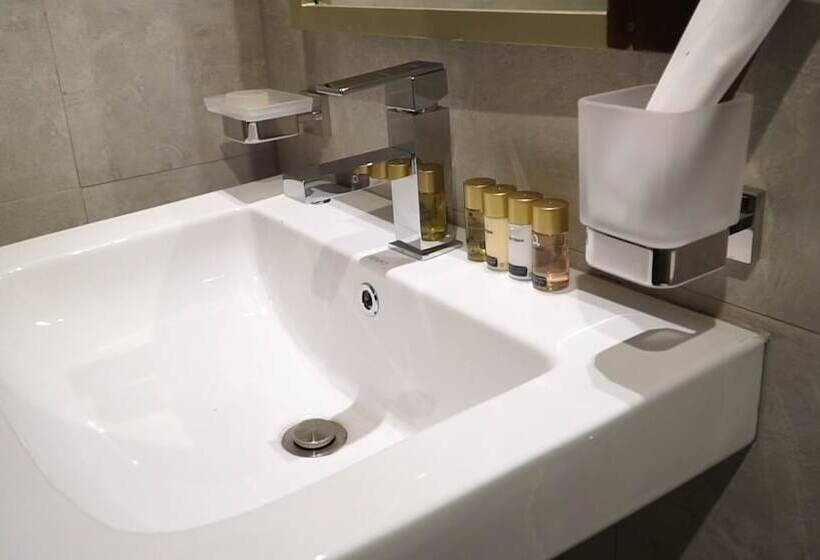 City Hotel Colombo 02