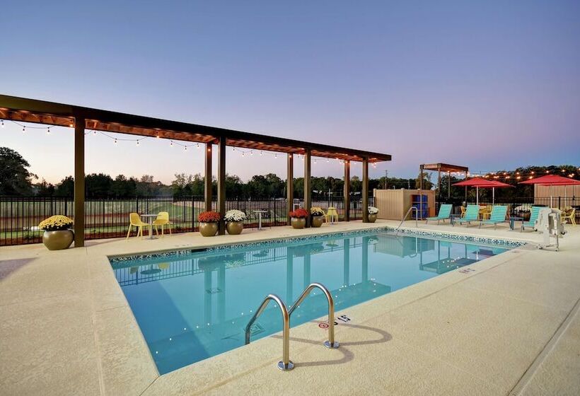 Отель Home2 Suites By Hilton Lagrange