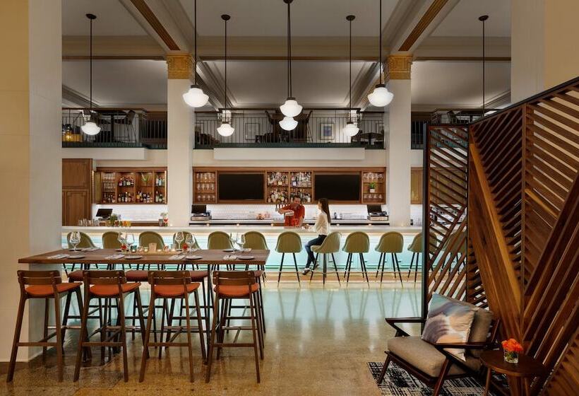 Отель Indigo Winston Salem Downtown, An Ihg