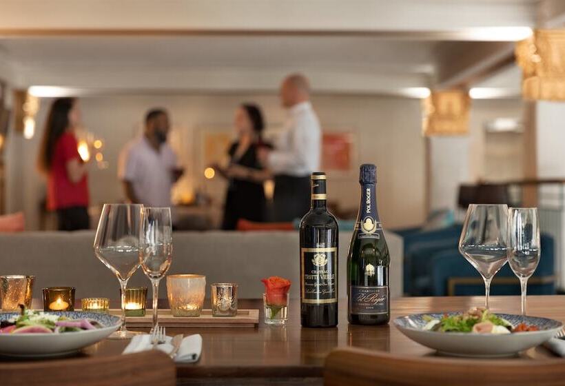 Отель Indigo Winston Salem Downtown, An Ihg