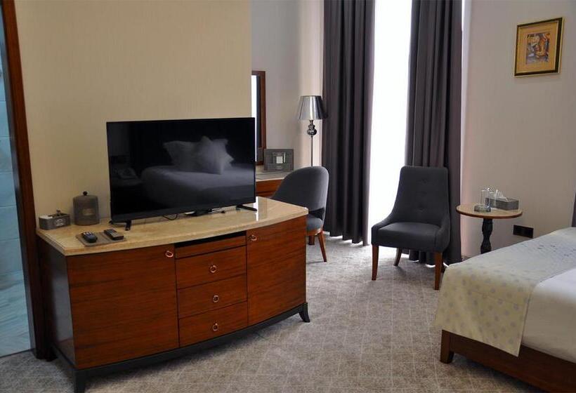 בית מלון כפרי Parliament Palace