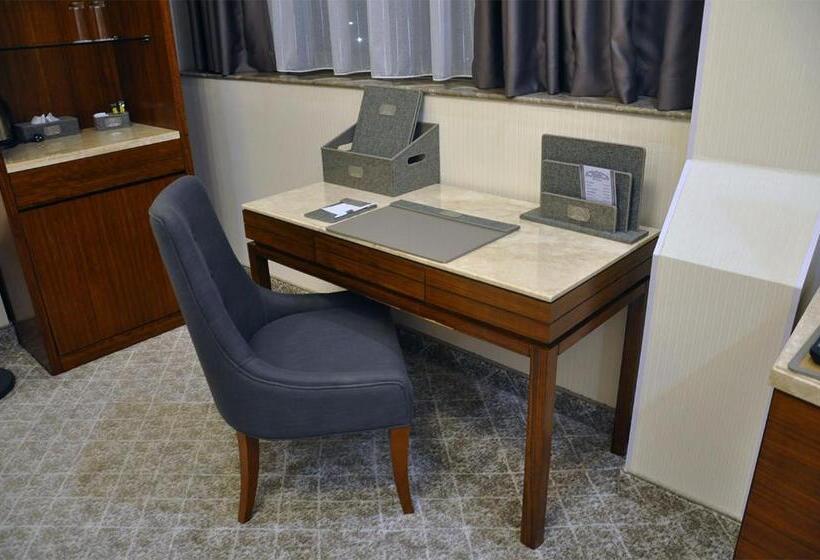 هتل Parliament Palace