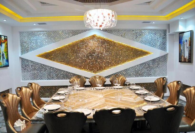 هتل Parliament Palace