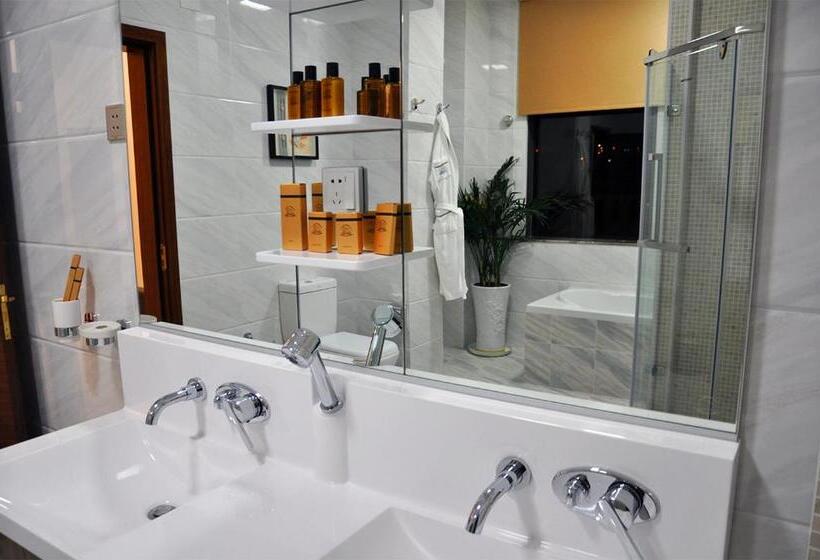 هتل Parliament Palace