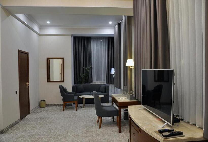 هتل Parliament Palace