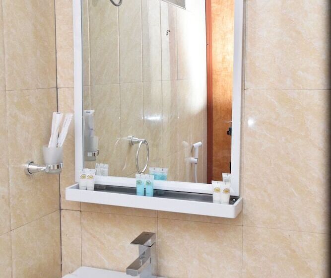 Отель Sea Crest