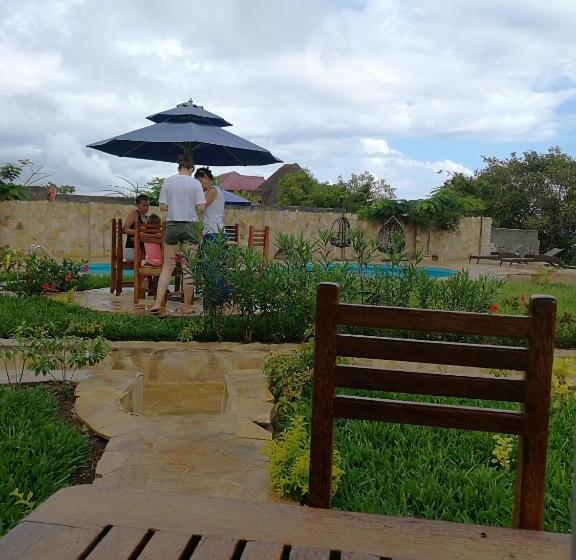 Отель Sea Crest