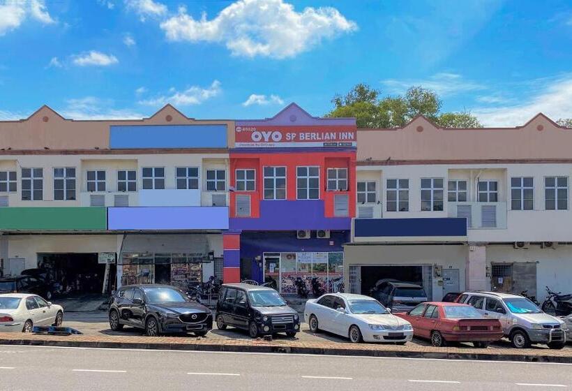 호텔 Sp Berlian Inn