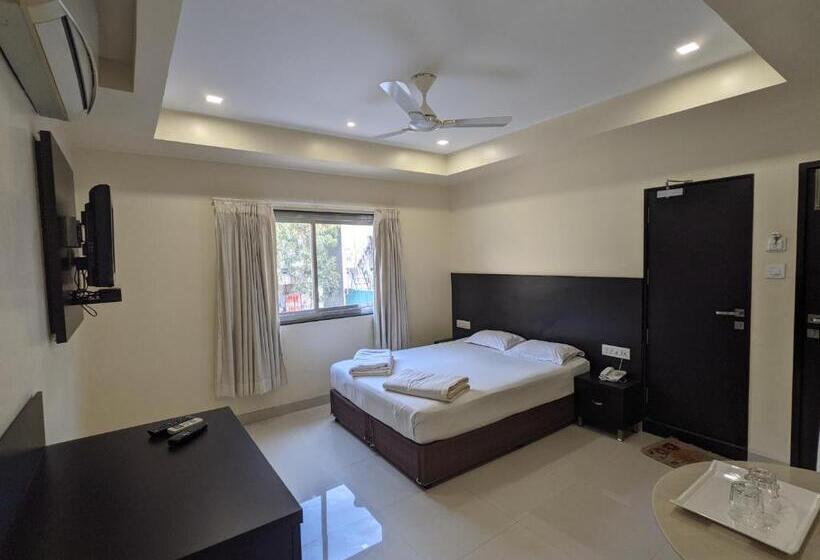 فندق Sri Kamal International