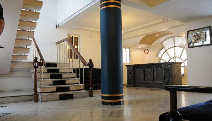 호텔 Sri Kamal International