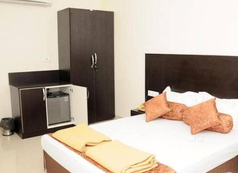 فندق Sri Kamal International