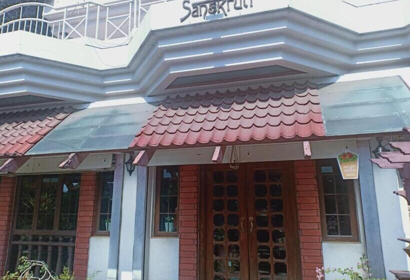 فندق Sri Kamal International