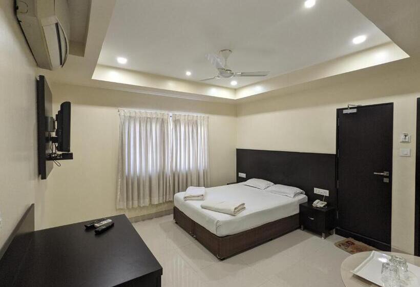 호텔 Sri Kamal International