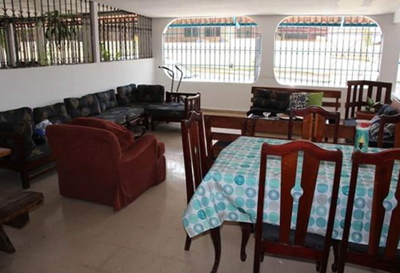 Los Panas Hostel