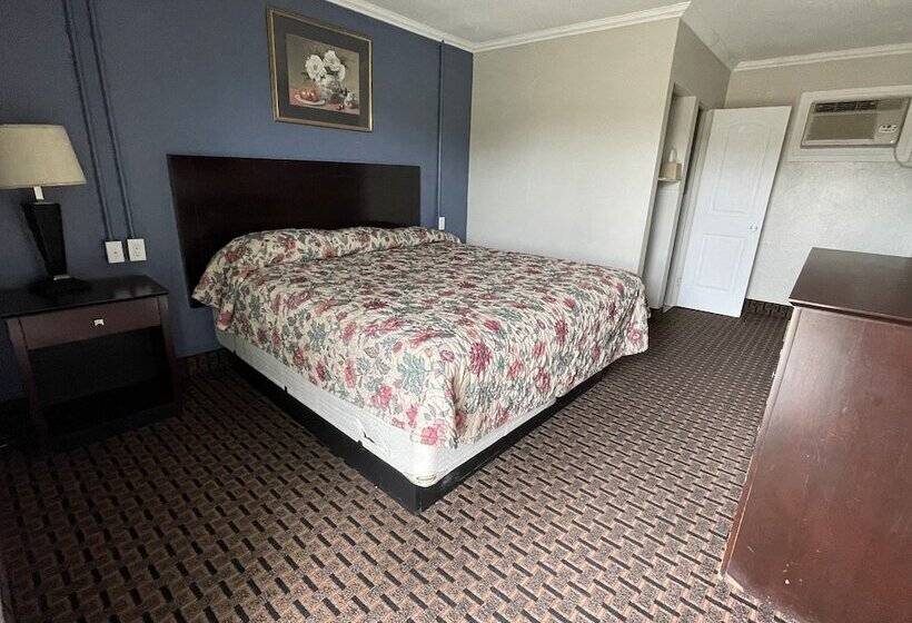 فندق على الطريق Economy Inn