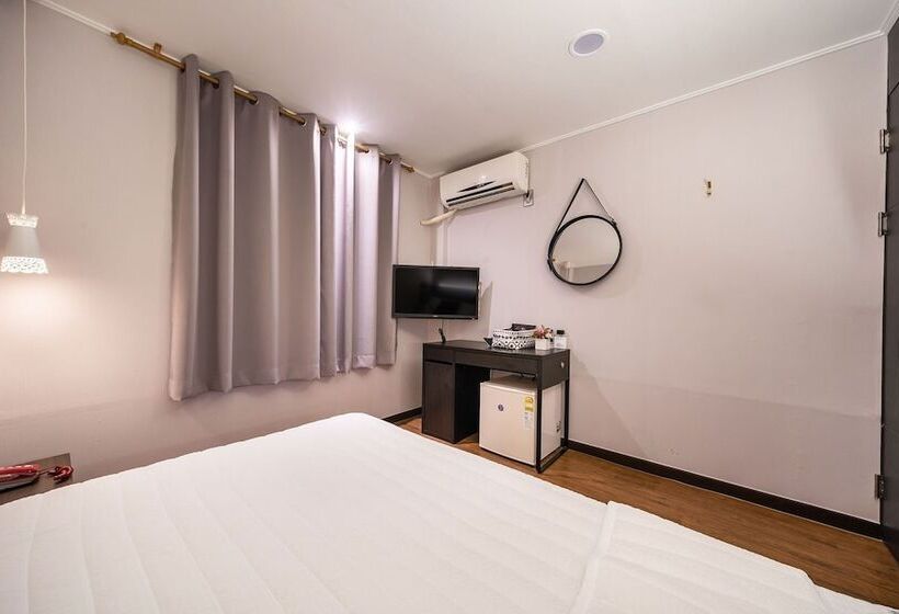 فندق على الطريق Jeju Hue