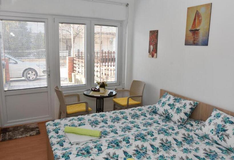 پانسیون Apartment Elmari