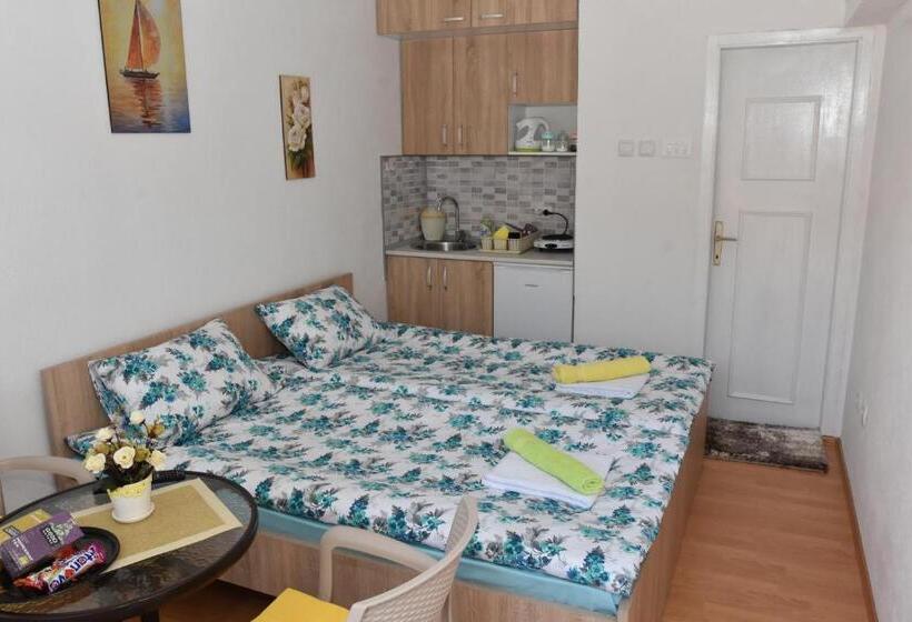 پانسیون Apartment Elmari