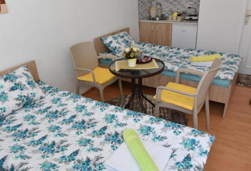 پانسیون Apartment Elmari