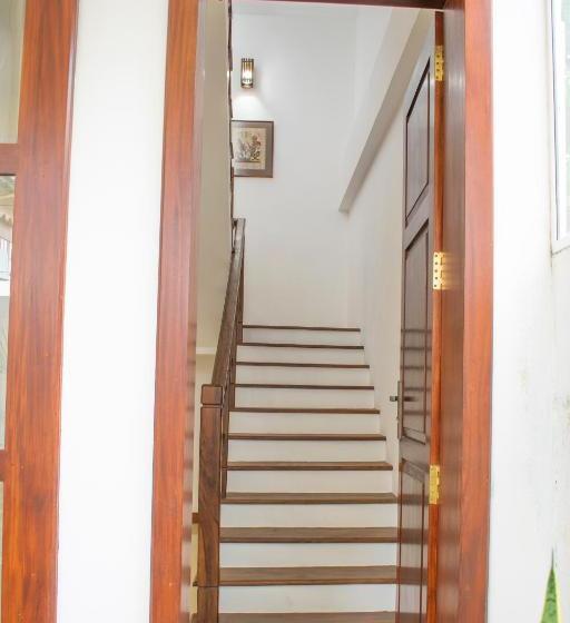 פנסיון Lavinia Escapes