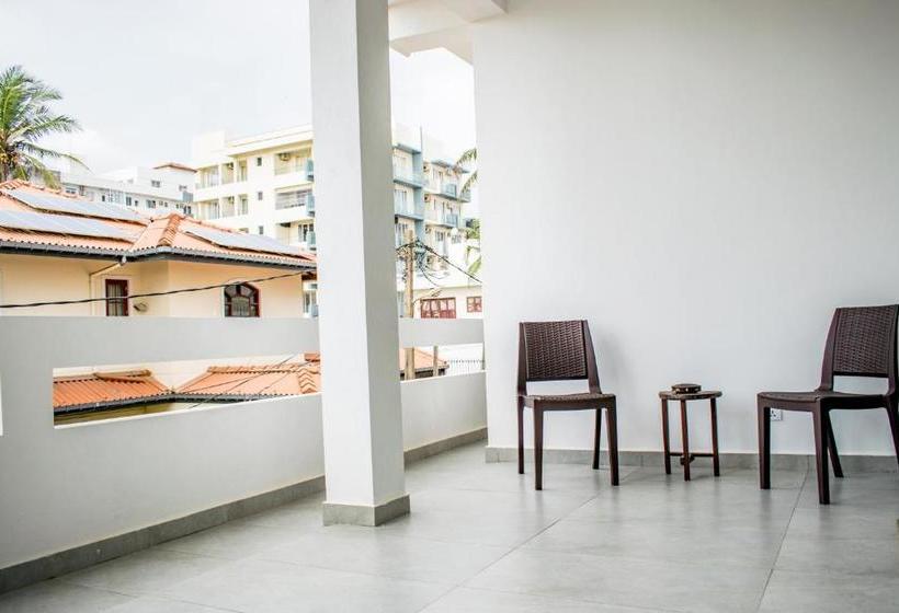 פנסיון Lavinia Escapes