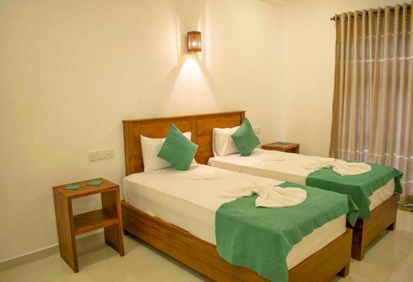 פנסיון Lavinia Escapes